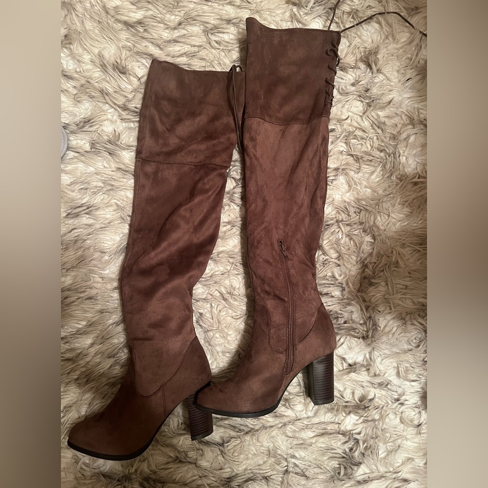 BRAND new suede boots